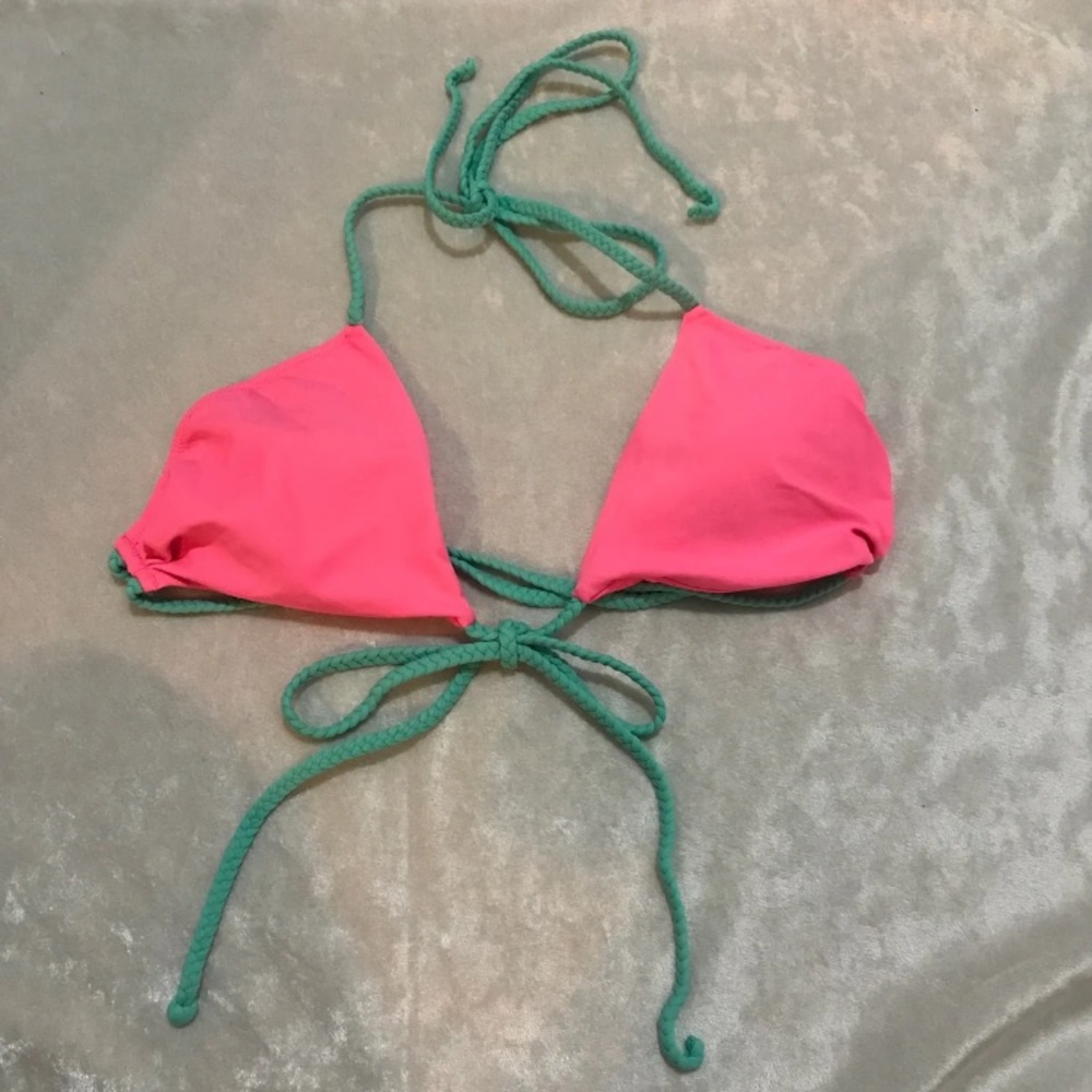 🆕Victoria Secret Bikini top medium